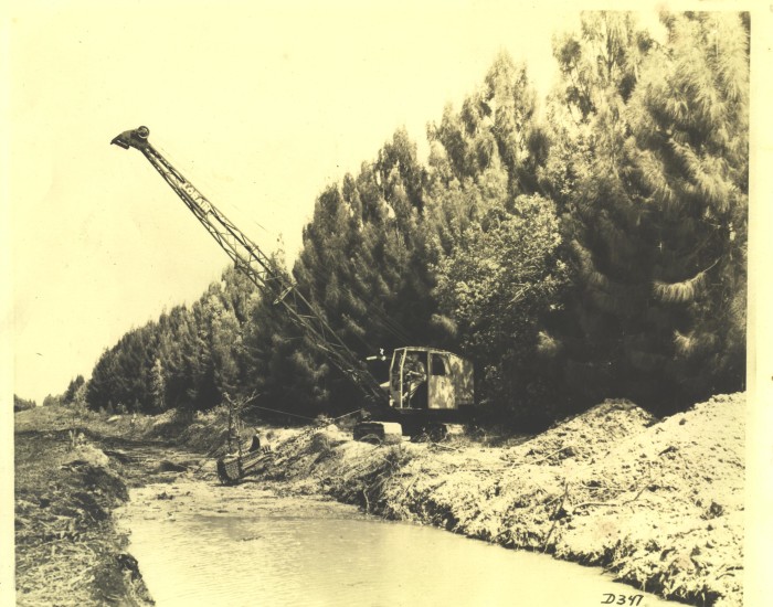 DIGGING_CANAL_drag_line